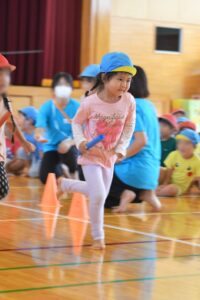 学校 レクリエーション 体育館 低学年