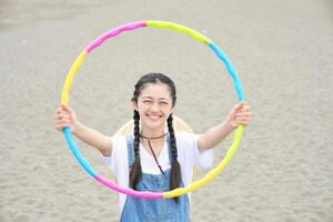 フラフープくぐり